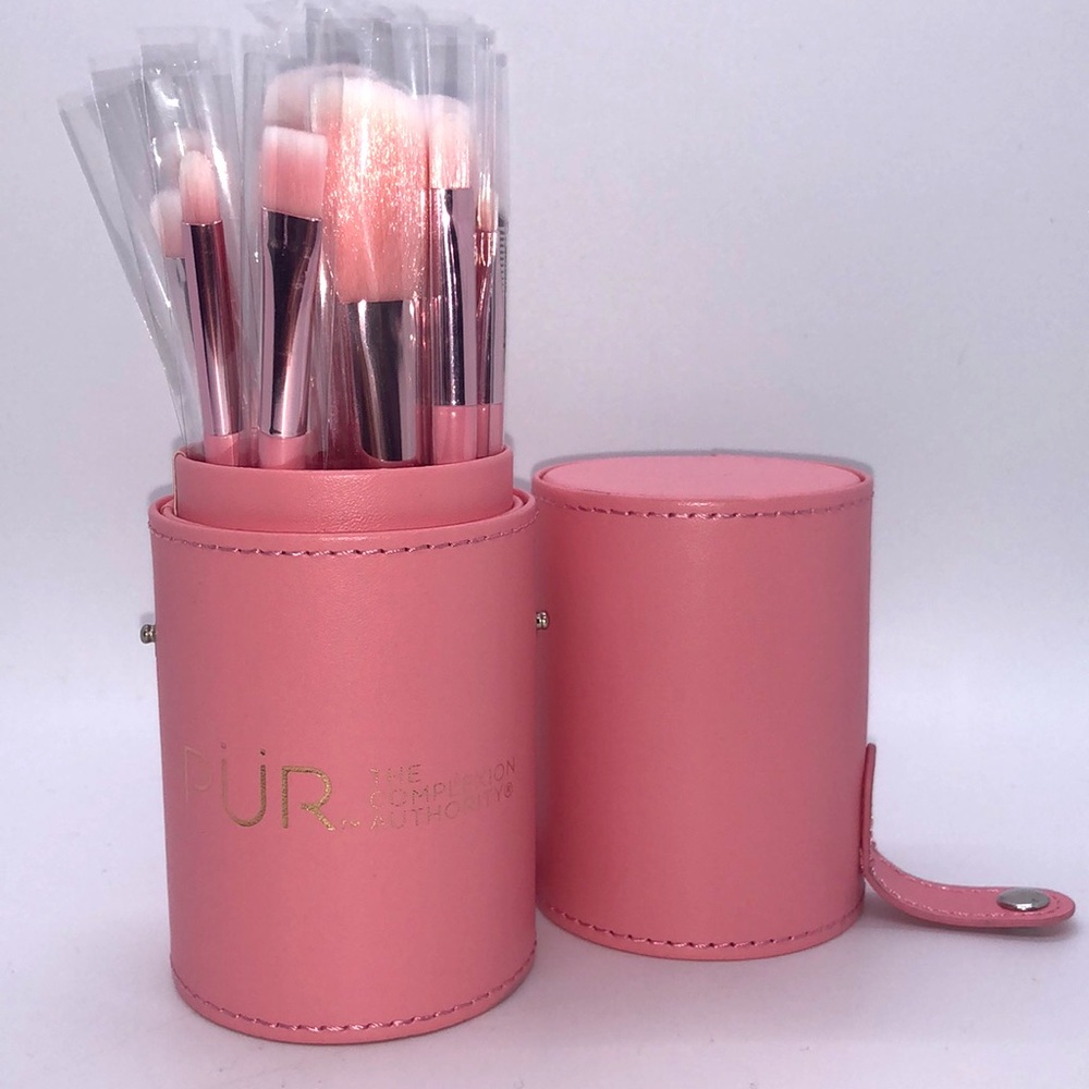 Signature travel essentials makeup brushes